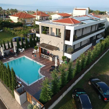 Chrysalis Studios Stavros  Luaran gambar