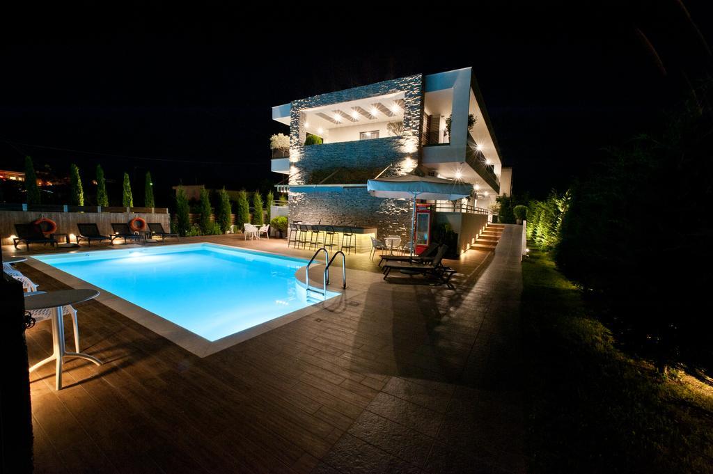 Chrysalis Studios Stavros  Luaran gambar